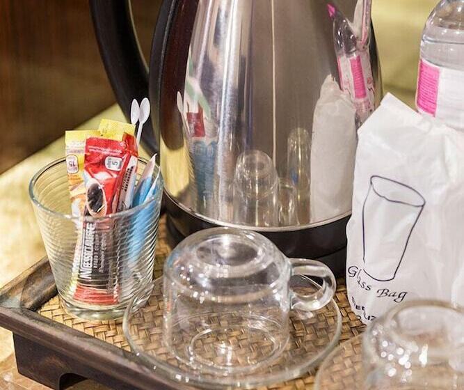 Habitación Superior, Ratchada Point