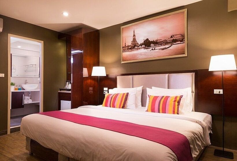 Habitación Superior, Ratchada Point