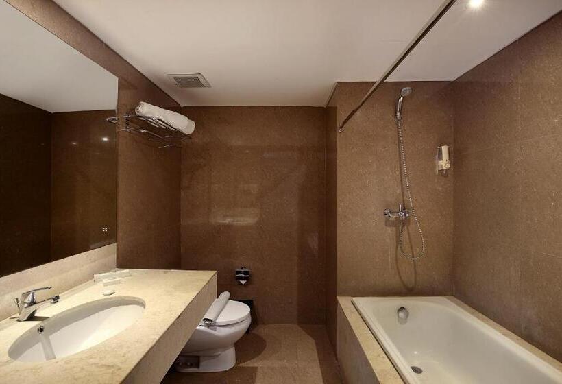 Полулюкс, Rofa Kuta Hotel   Chse Certified