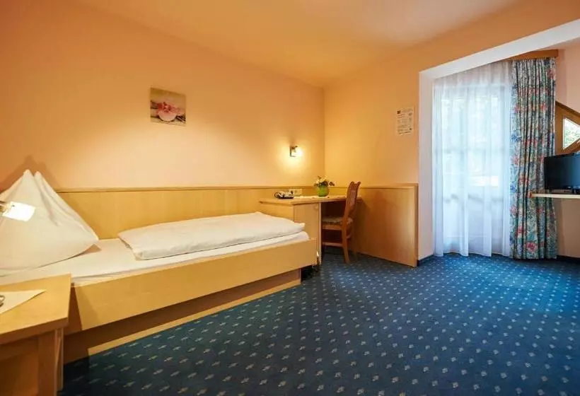 Standard Single Room, Restaurant Schwaiger