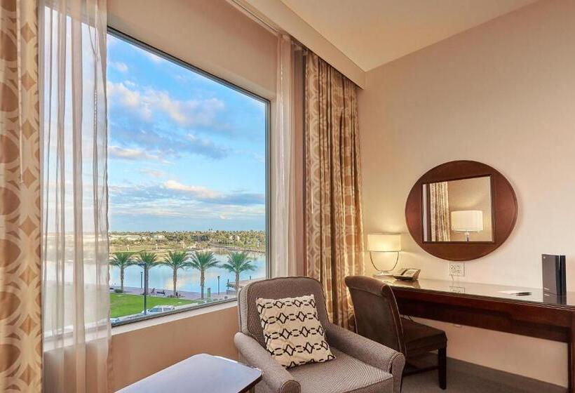 Номер Клуб Кровать Кинг, Sheraton Mesa Hotel At Wrigleyville West