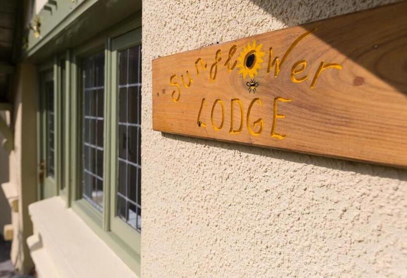 شقة سوبيريور غرفتين, The Hunters Inn