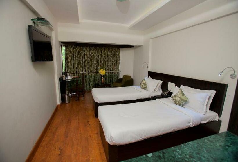 行政房间, The Oasis  Vadodara