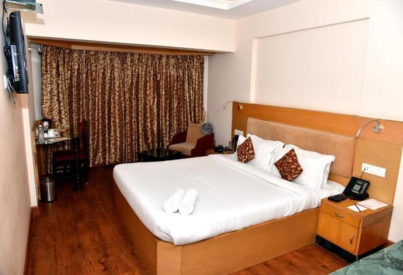 اتاق اجرایی, The Oasis  Vadodara