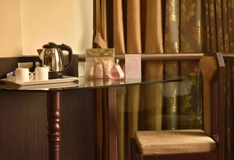 اتاق کلاب, The Oasis  Vadodara