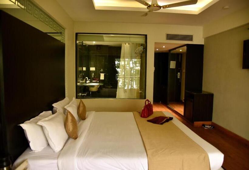 اتاق کلاب, The Oasis  Vadodara