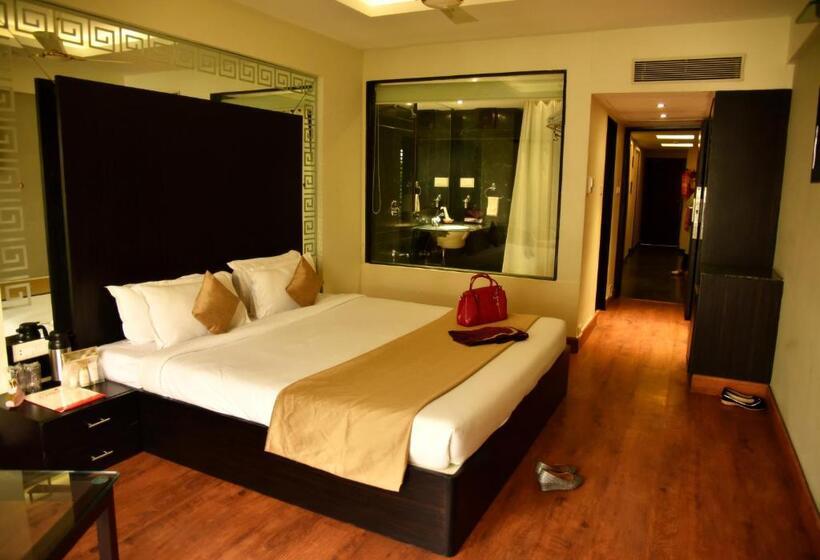 俱乐部房间, The Oasis  Vadodara