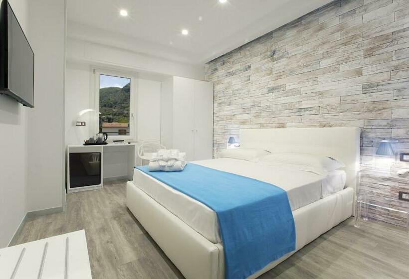 اتاق لوکس با بالکن, Vhome