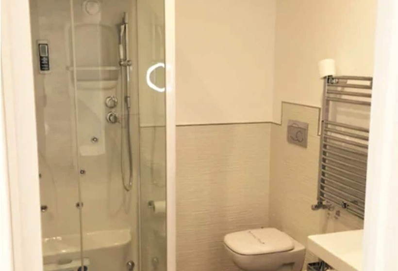 اتاق لوکس سه تخته, Vhome