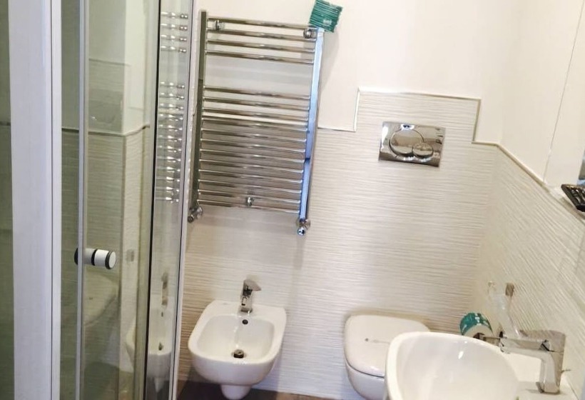 اتاق لوکس سه تخته, Vhome