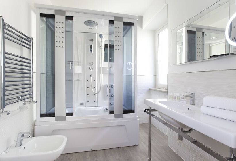 اتاق لوکس چهار تخته, Vhome