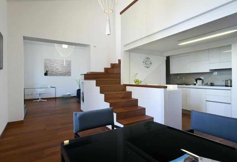 Suite with Terrace, Oriana Homèl Roma