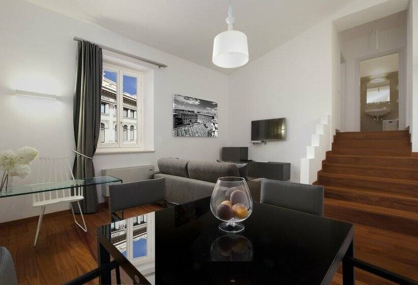 سوئیت با بالکن, Oriana Homèl Roma