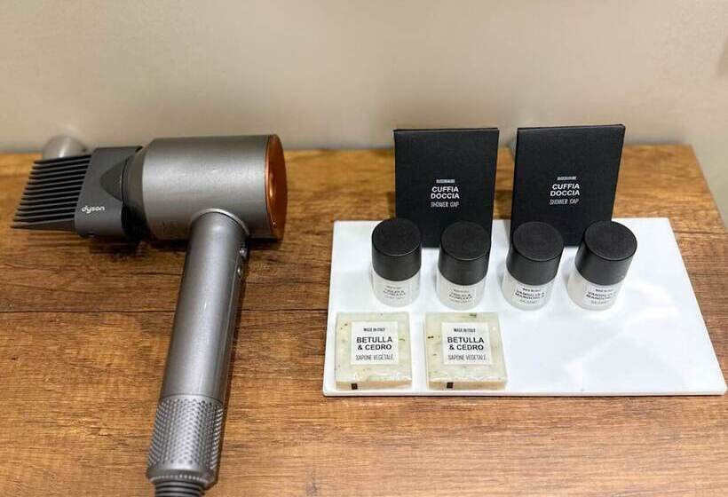 سوئیت جونیور با تراس, Oriana Homèl Roma