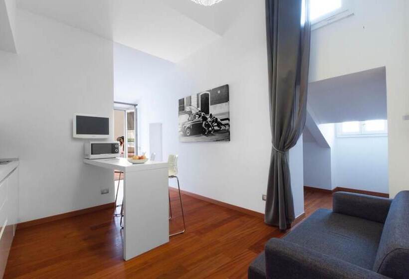 سوئیت جونیور با تراس, Oriana Homèl Roma