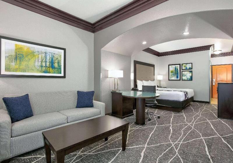 سوئیت جونیور با تراس, Oriana Homèl Roma