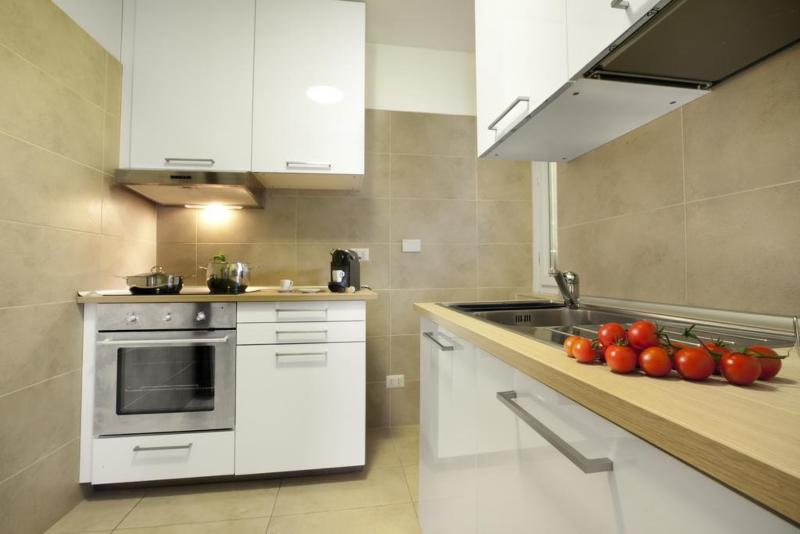 سوئیت راحتی, Oriana Homèl Roma