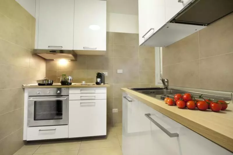 سوئیت راحتی, Oriana Homèl Roma