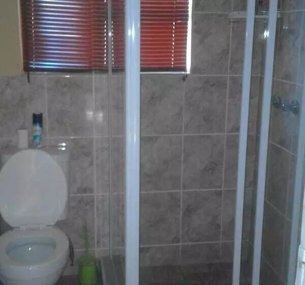 اتاق خانوادگی, Sgegede Guest House