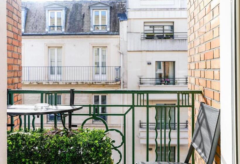 סטודיו אקונומי, Residence Courcelle