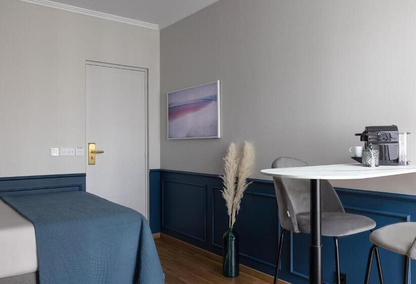 סטודיו דלוקס, Residence Courcelle