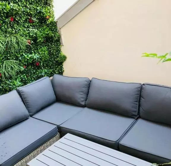 استودیو استاندارد با تراس, Residence Courcelle