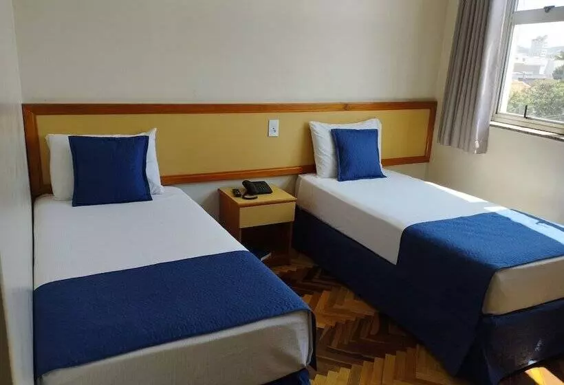 Standard Neljän Hengen Huone, Summit Inn Hotel Pouso Alegre