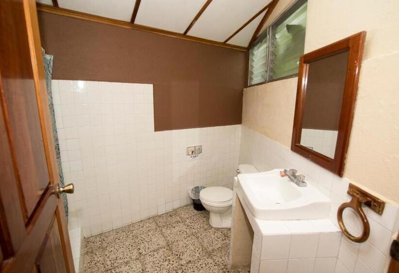 اتاق استاندارد, Tikal Inn