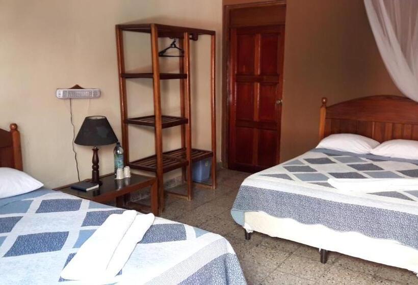 اتاق استاندارد, Tikal Inn