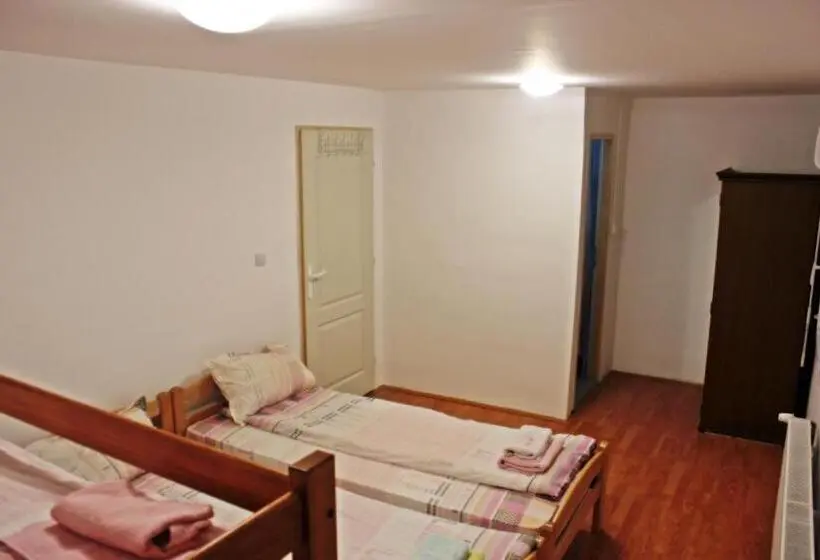 اتاق استاندارد چهار تخته, Stara Planina Vila Vesela Kuca