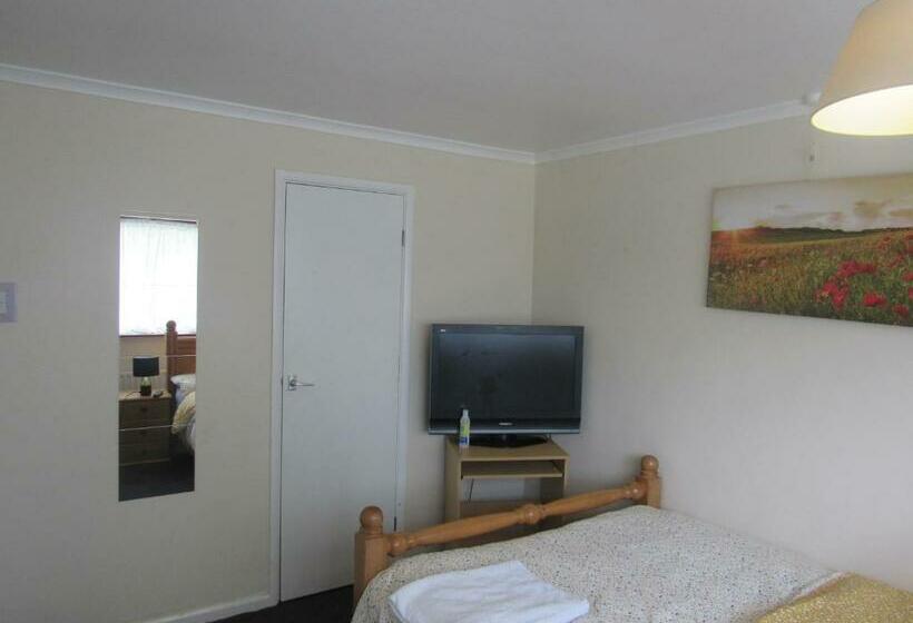 חדר דלוקס, Serene Inn Near Bletchley Park