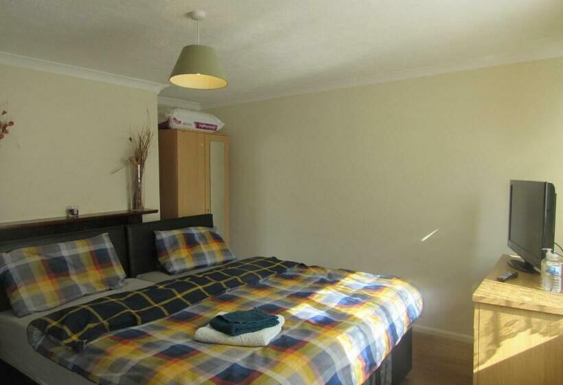 디럭스 룸, Serene Inn Near Bletchley Park