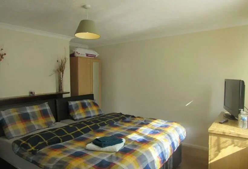 デラックスルーム, Serene Inn Near Bletchley Park