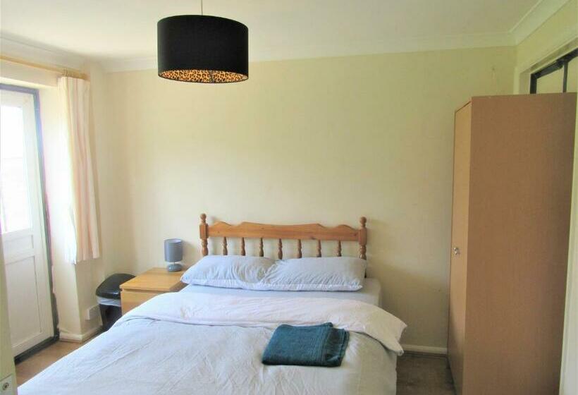 חדר סטנדרט נוף לגינה, Serene Inn Near Bletchley Park