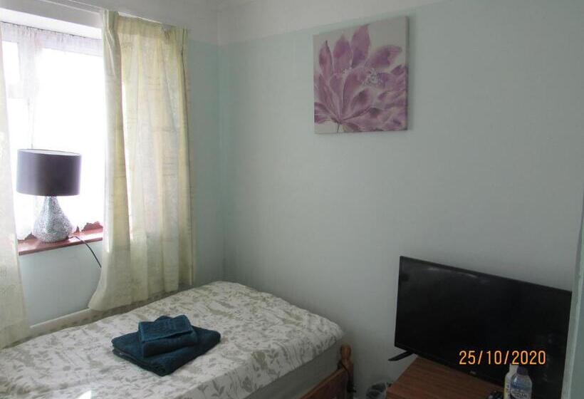 חדר סטנדרט יחיד, Serene Inn Near Bletchley Park