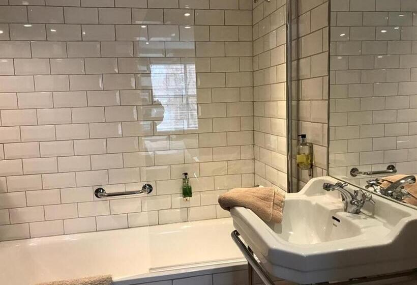 스탠다드 트리플 룸, Ei8ht Brighton Guest Accommodation