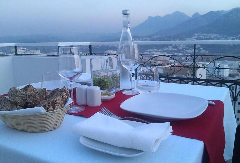 سوییت جونیور, Al Mandari Hôtel Tétouan