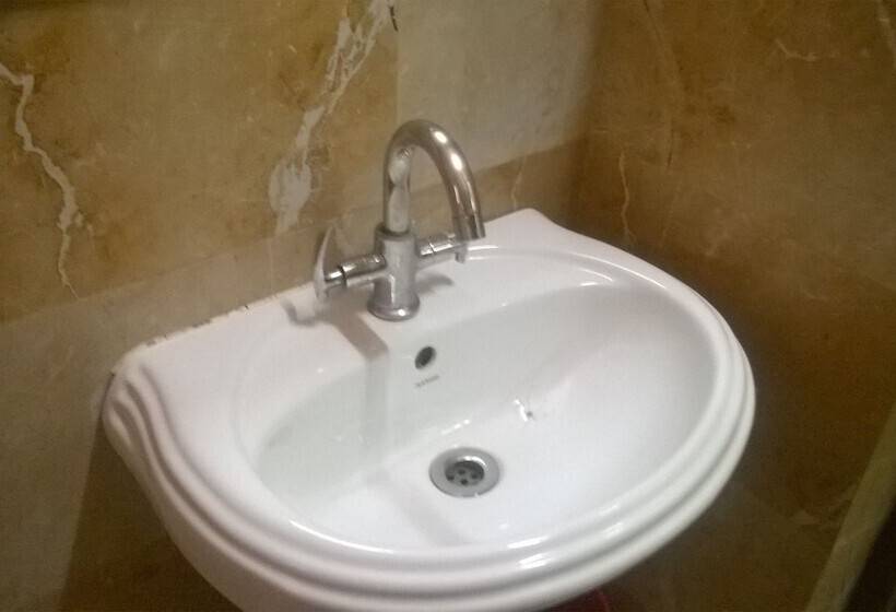 标准间, Darbar International