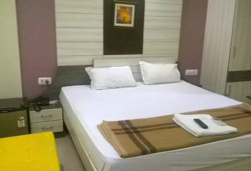 اتاق استاندارد, Darbar International