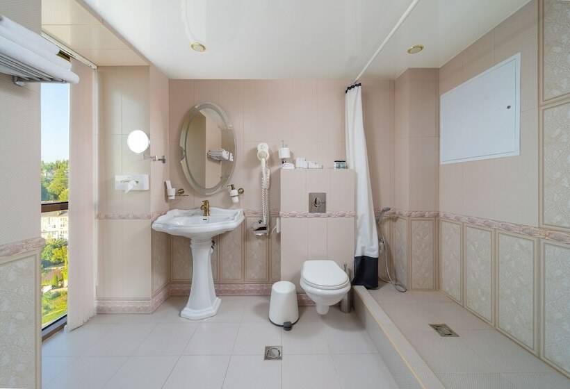 آپارتمان سلطنتی 1 خوابه, Denart