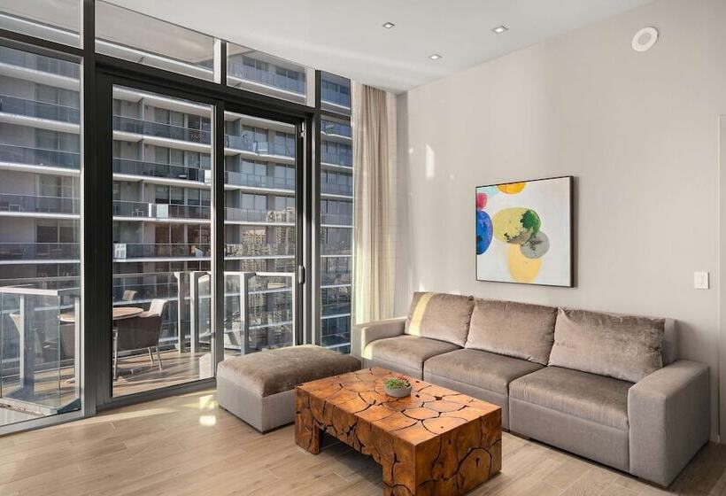 סוויטה, East Miami