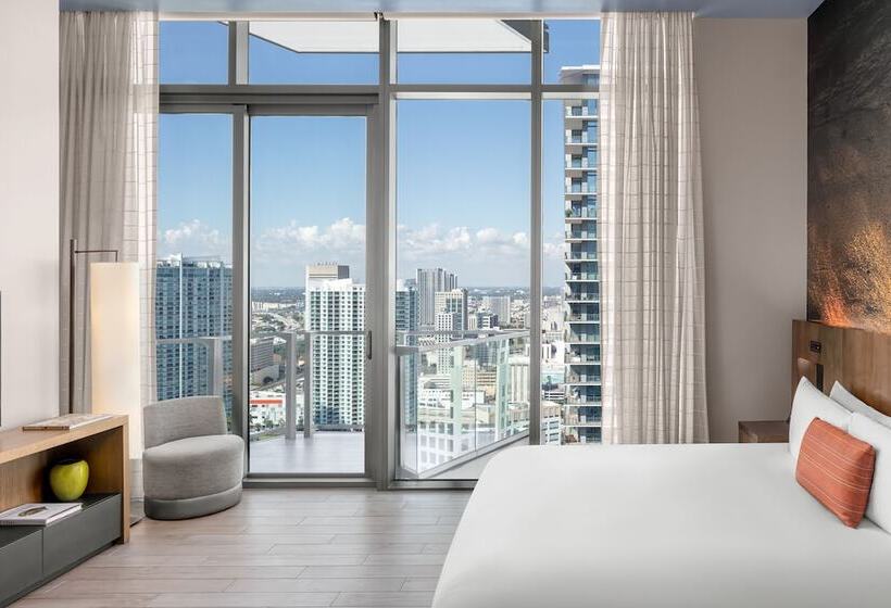 סוויטה, East Miami