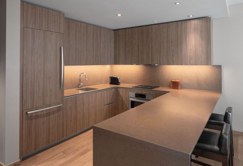 סוויטה, East Miami