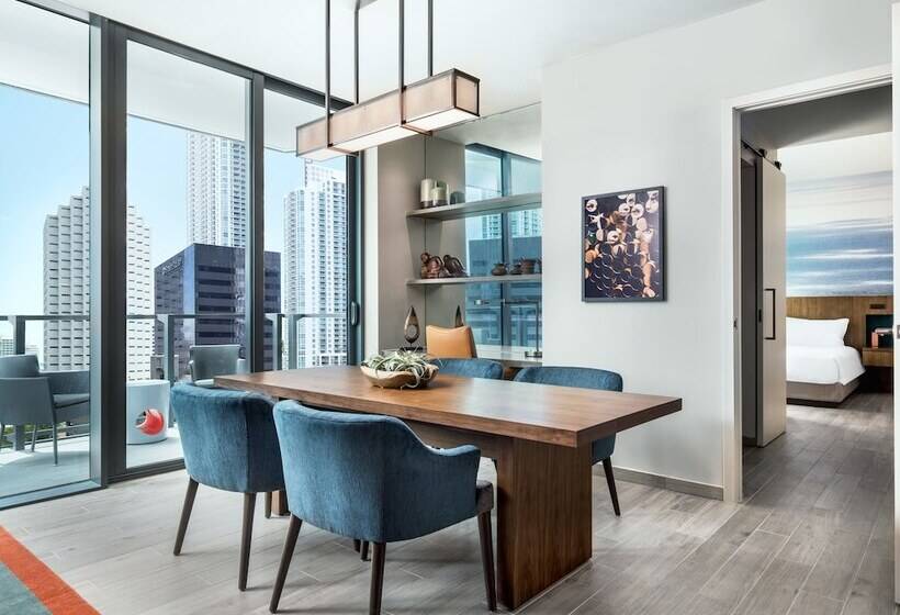 סוויטה, East Miami