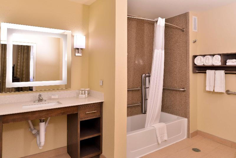 带大床的套房, Homewood Suites Houma, La