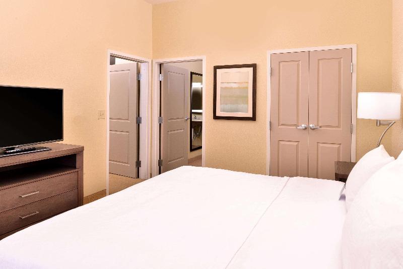 带大床的套房, Homewood Suites Houma, La