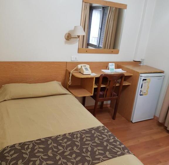 标准单人间, Mayoral