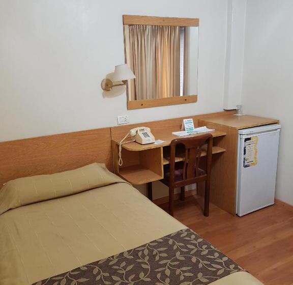 标准单人间, Mayoral