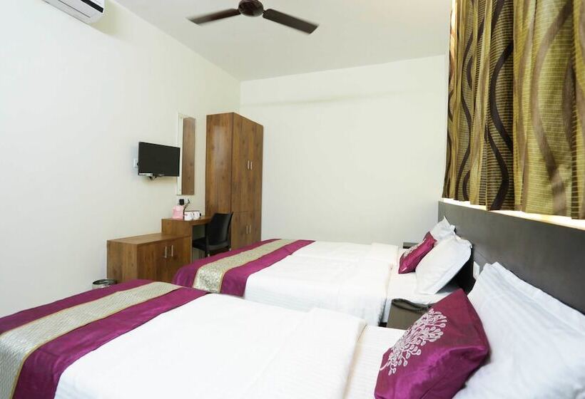 디럭스 트리플 룸, Prathiba Heritage