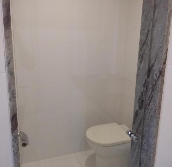 Quarto Familiar, Saionara